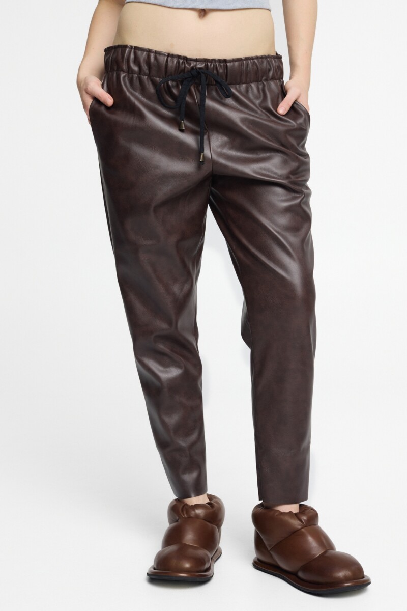 Pantalón slim fit Chocolate