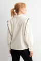 Camisa bordado en contraste blanco