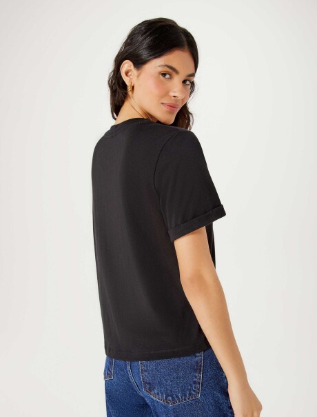 BLUSA BÁSICA CON PLIEGE NEGRO