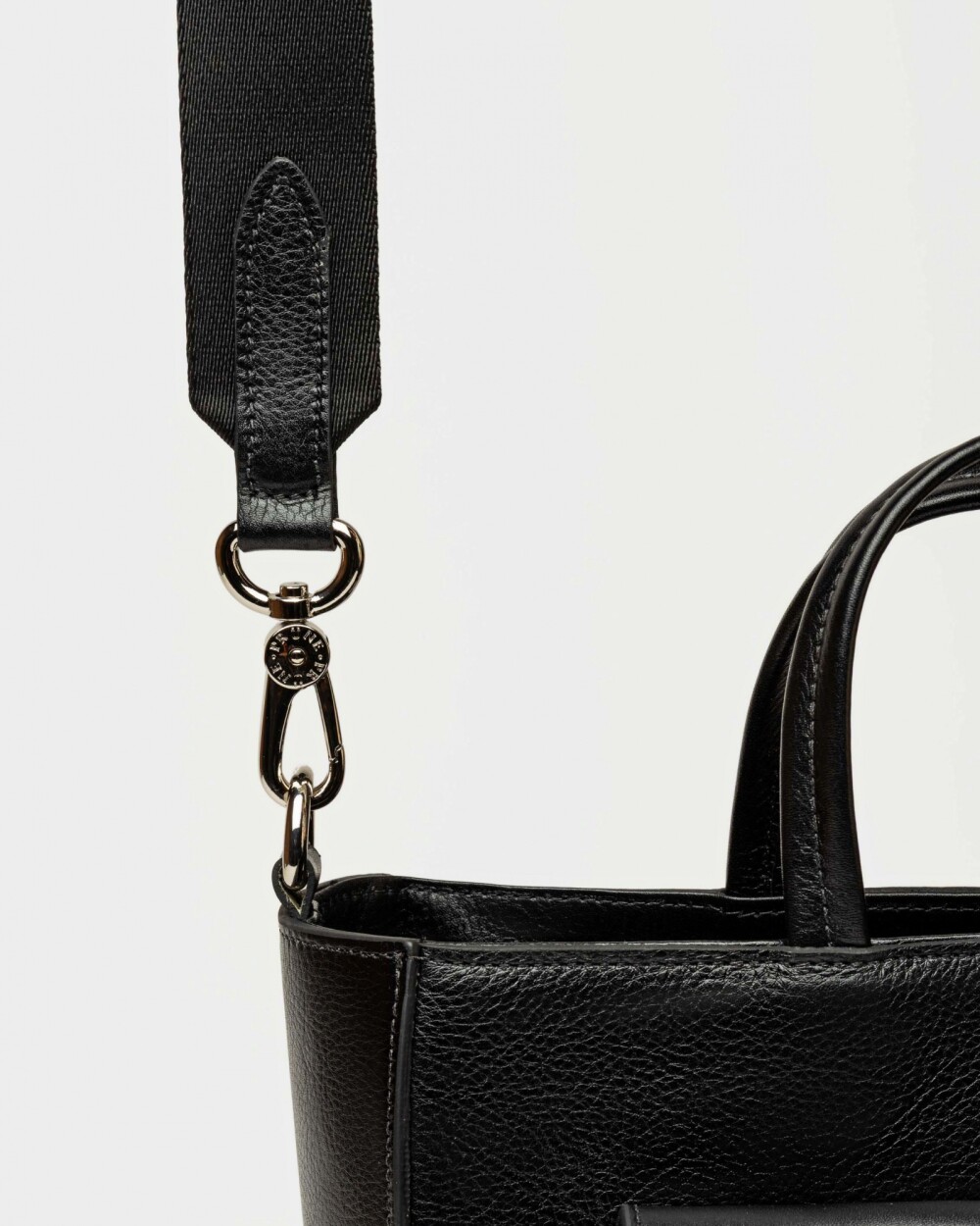 Shopper The Circle en cuero liso Negro