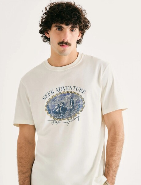 CAMISETA CON ESTAMPA MODELO REGULAR BEIGE