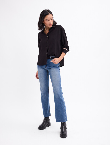 Camisa con vivos negro
