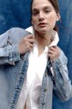 Camisa de jean con tachas jean medio