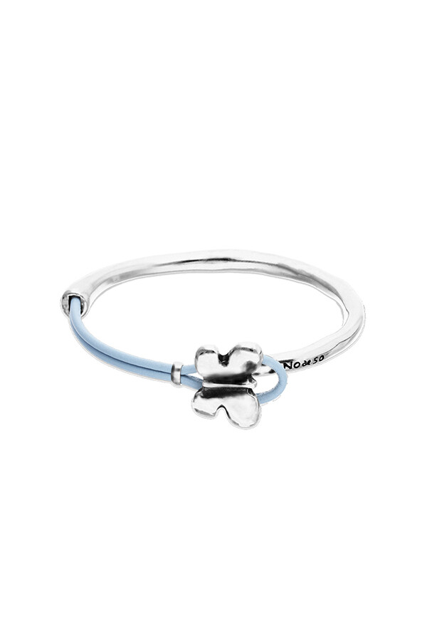 PULSERA DE CUERO AZUL SEMIRÍGIDA BAÑADA EN PLATA DE LEY CON MARIPOSA Pulsera