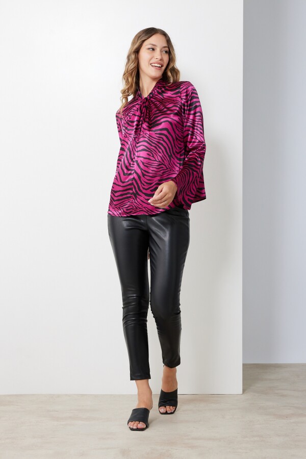 Blusa Saten Printed NEGRO/FUCSIA