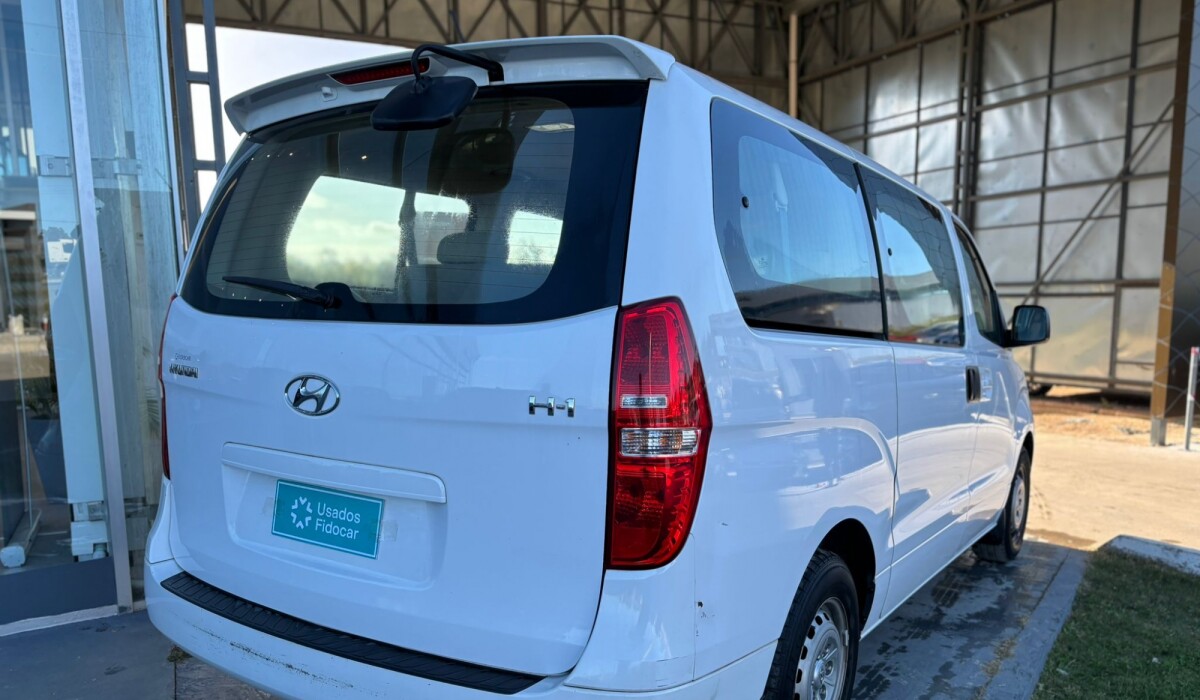 Hyundai H1 Minibus 8Plz 2,4 Nafta - 2021 Hyundai H1 Minibus 8Plz 2,4 Nafta - 2021