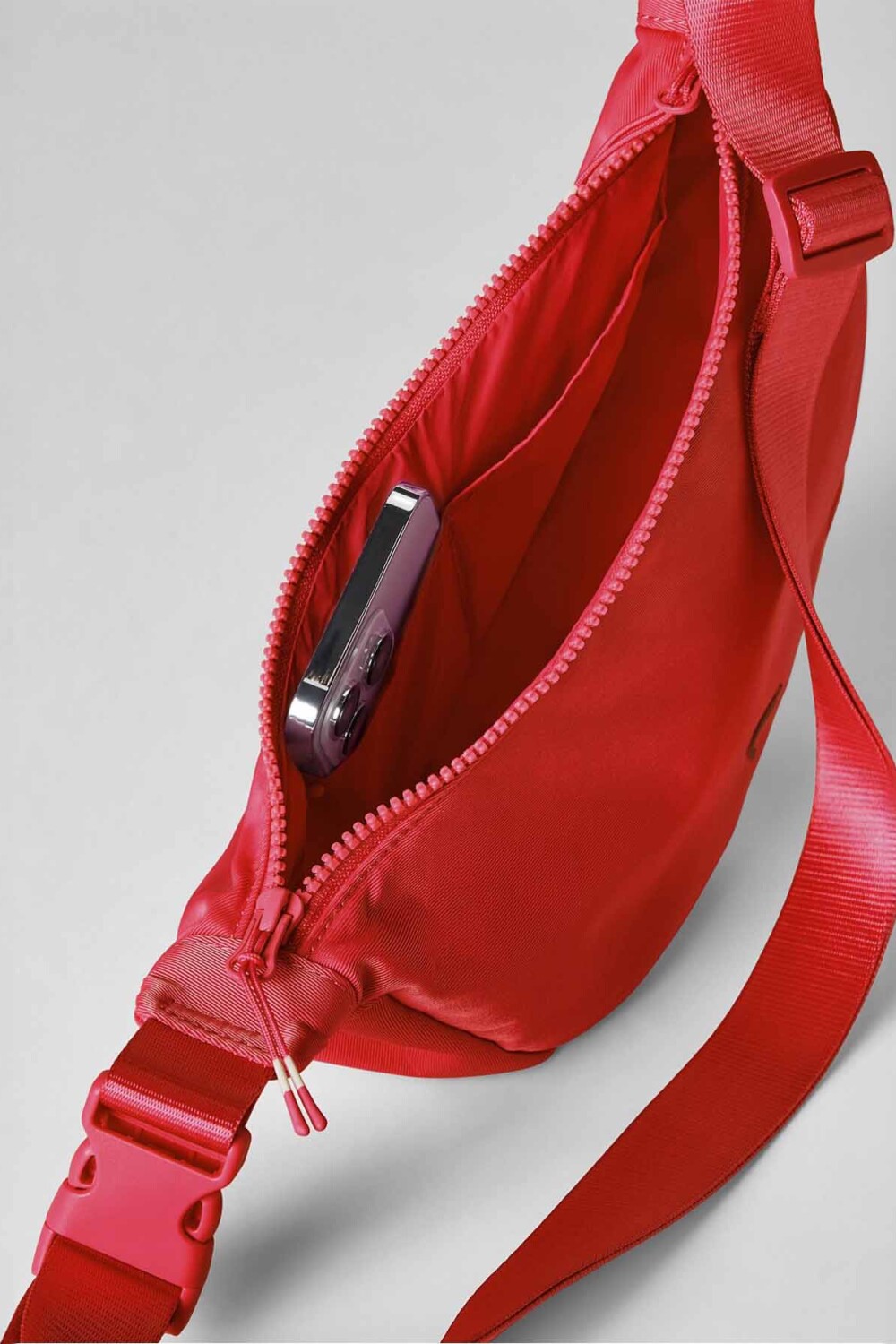 Bolso Cruzado The Sling Bag Unisex Holly Berry