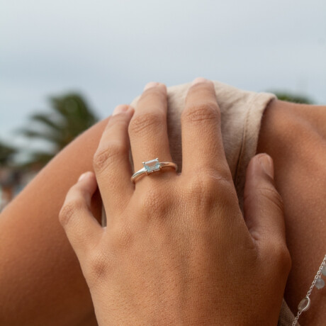 Anillo Karvik solitario de plata 925 0
