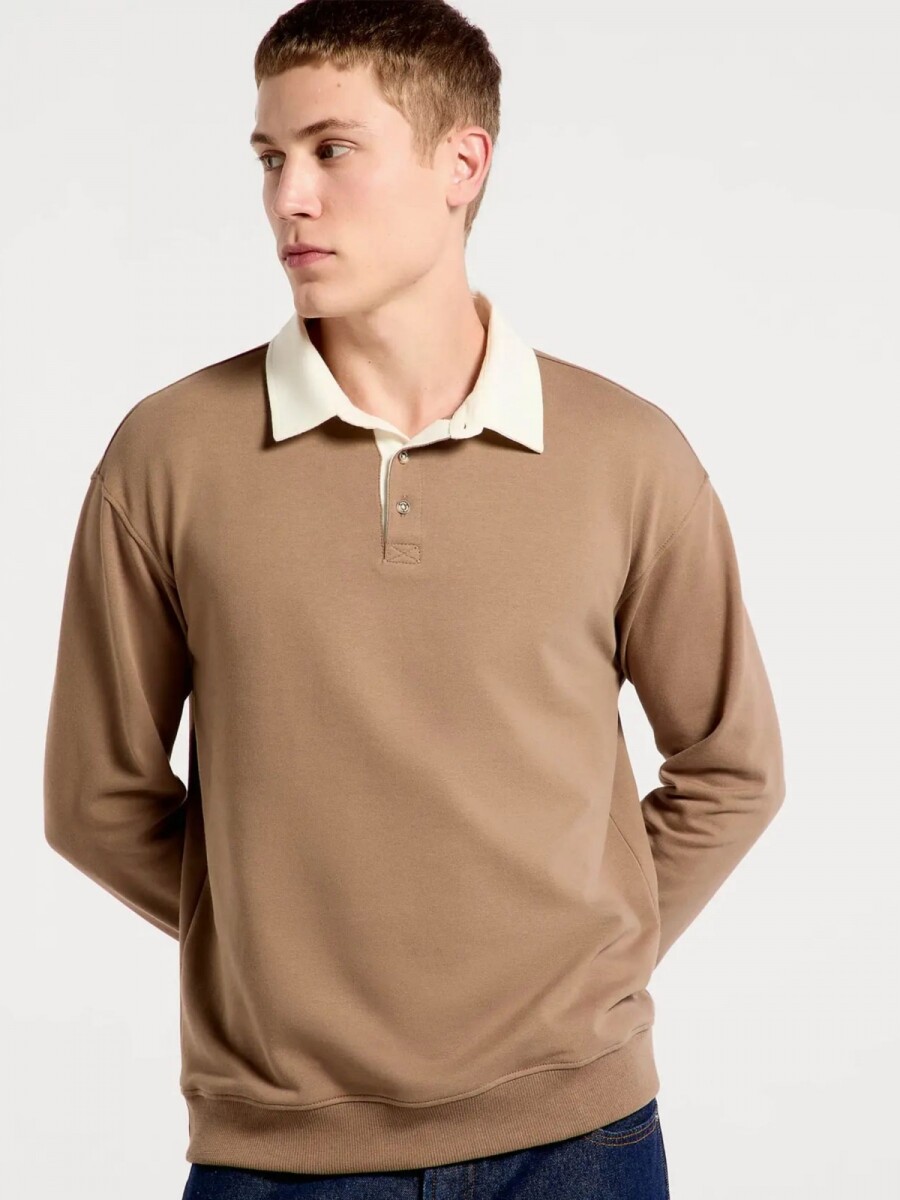BUZO TIPO POLO MODELO COMFORT - MARRÓN 