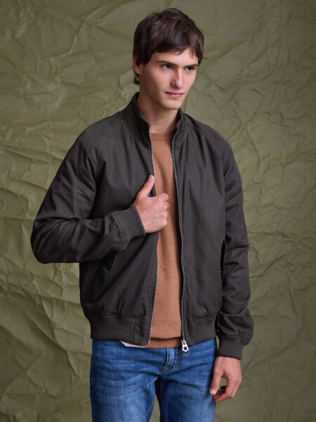 OUTWEAR TAURUS VERDE OSCURO