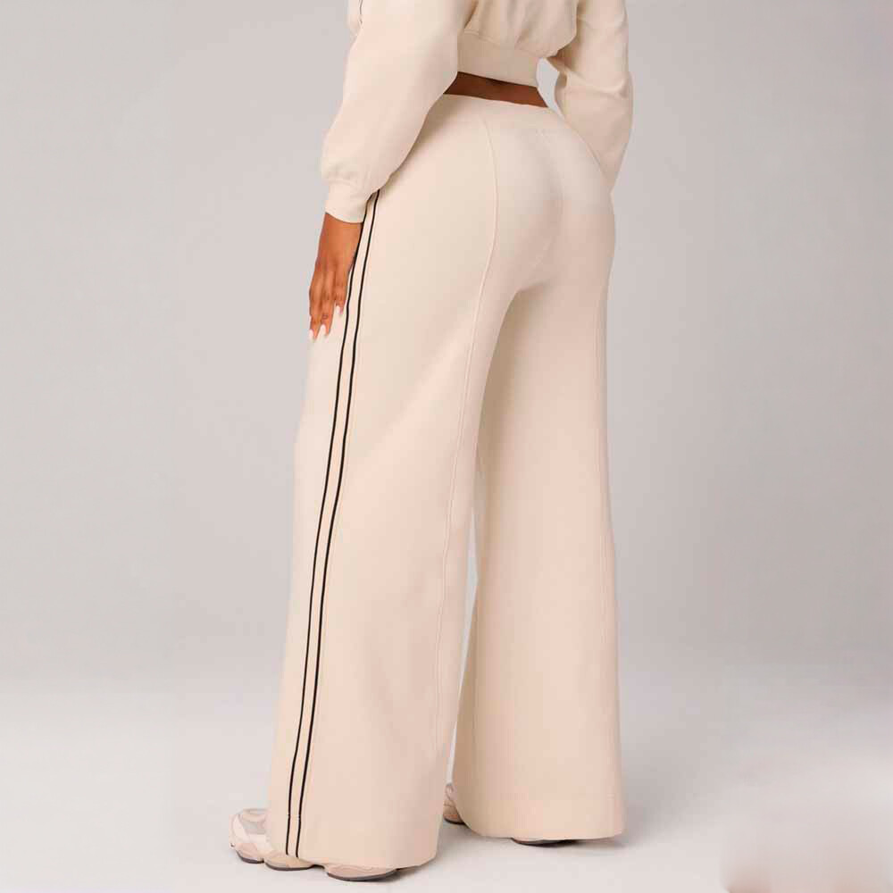Pantalón Elevated Track Pant Mujer Almond Milk/black