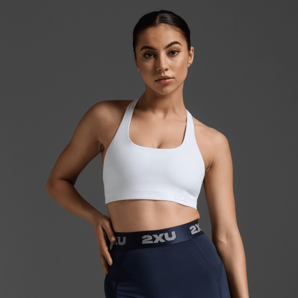 Form Strappy Bra - Mujer 