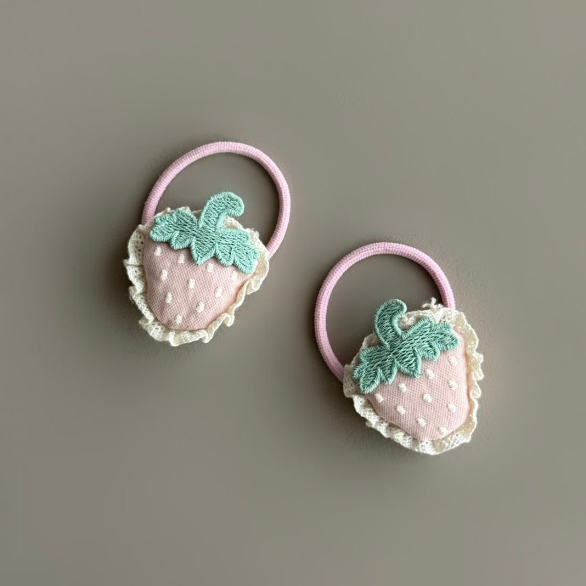 Broches - Colitas Frutillas X 2 