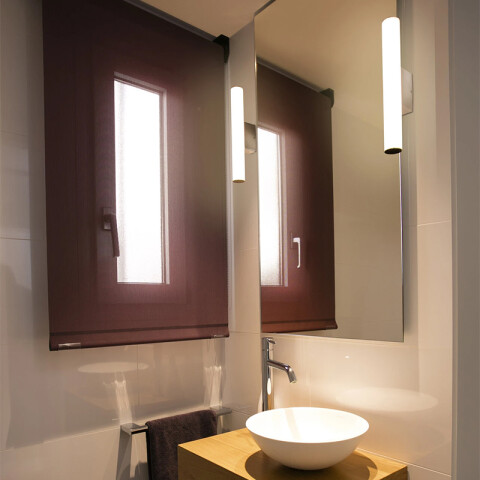 Aplique de pared rectang. p/baño 18W cálida 900mm FA2212