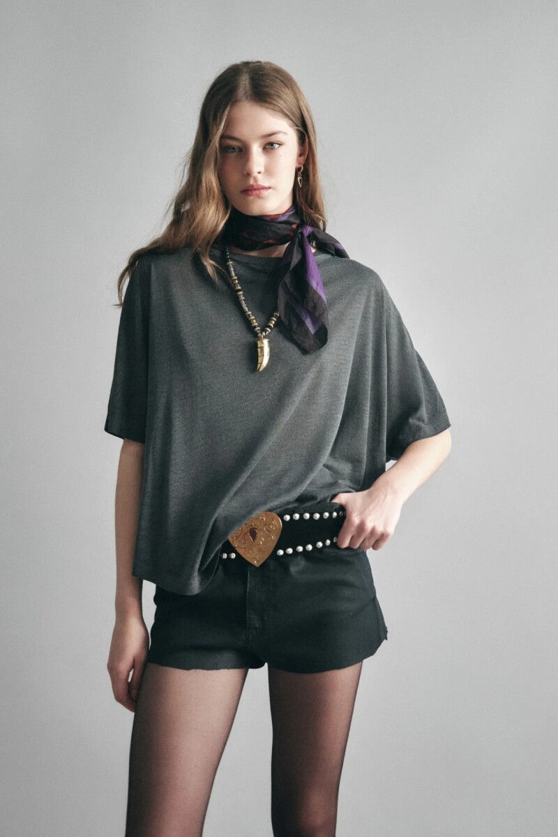 REMERA PIGMENT Gris Oscuro
