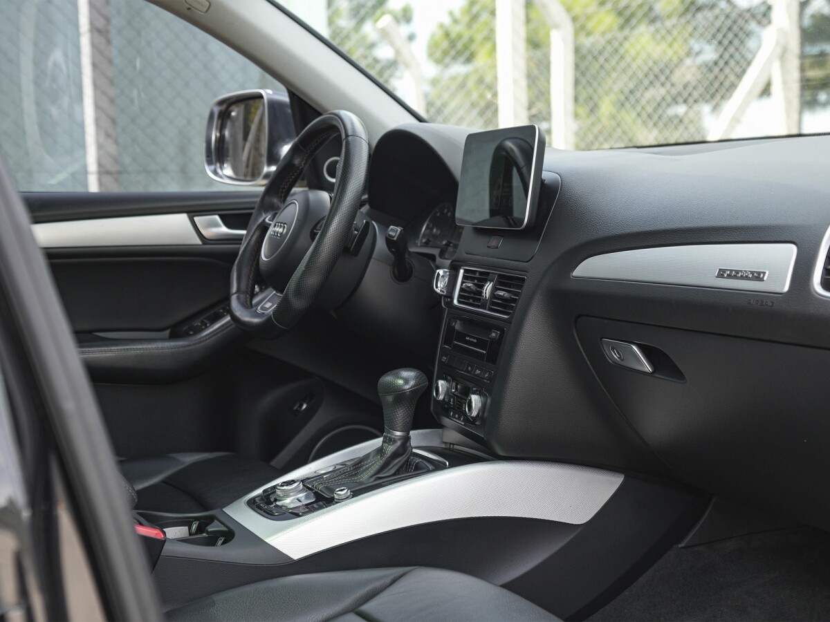 Audi Q5 2.0 TFSI Quattro AT-Stronic Extra Full 2017 Audi Q5 2.0 TFSI Quattro AT-Stronic Extra Full 2017