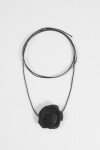 Collar gargantilla flor negro