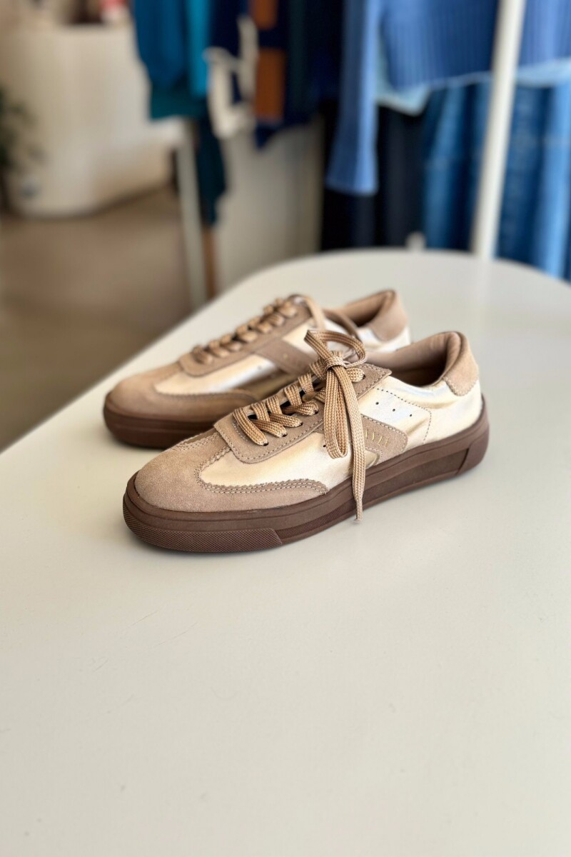 PRE VENTA Zapatilla Sambia Dorado