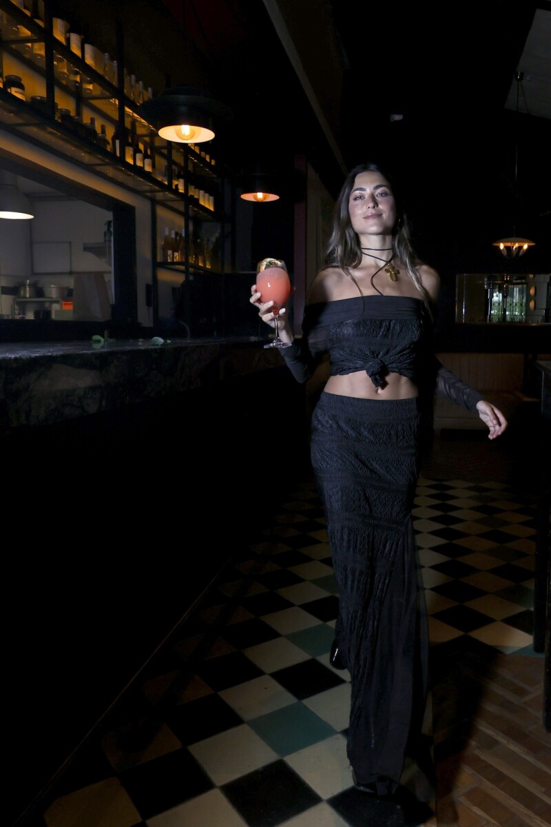 Falda Sharma - NEGRO 