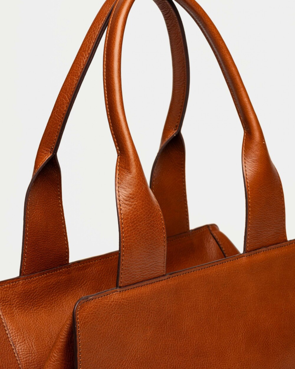 Bolso Mila en cuero liso Cuoio