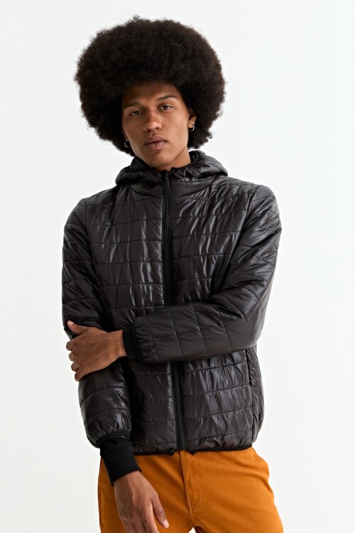 Campera puffer básica con capucha NEGRO
