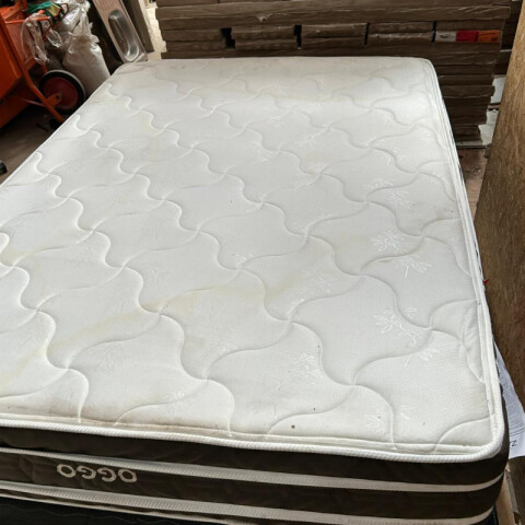 [OUTLET] Colchón MAXIMO - 2 Plazas – Espuma Doble Pillow Top – Reversible – 138 x 188 x 28 cm – Soporta 130 kg [OUTLET] Colchón MAXIMO - 2 Plazas – Espuma Doble Pillow Top – Reversible – 138 x 188 x 28 cm – Soporta 130 kg
