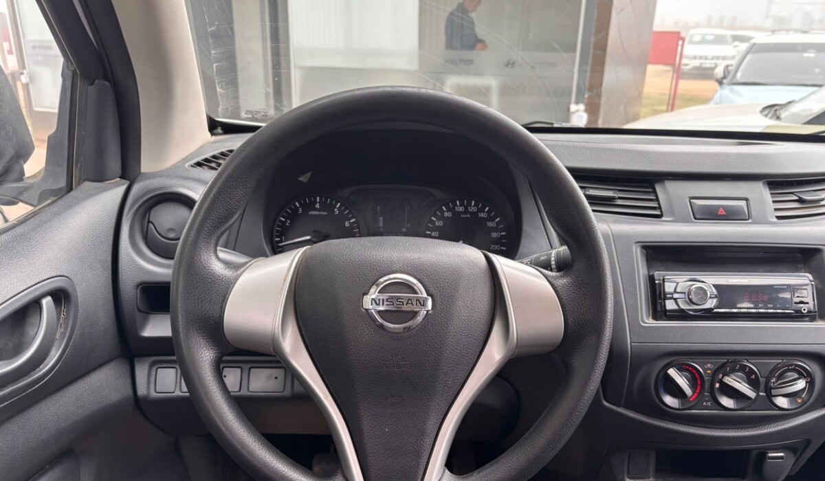 Nissan NP300 2.5 DC S MT - 2018 Nissan NP300 2.5 DC S MT - 2018