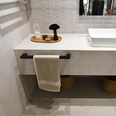 Toallero De Baño Negro Mate En Barra 50Cm Noken 000