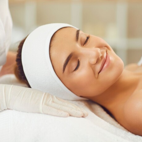 Tratamiento facial anti age y luminosidad Tratamiento facial anti age y luminosidad