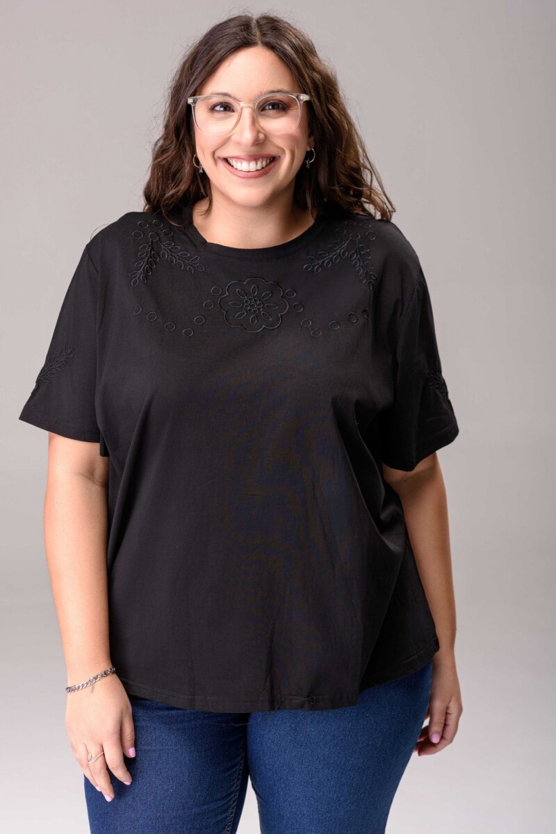 Remera Bordado - Negro 