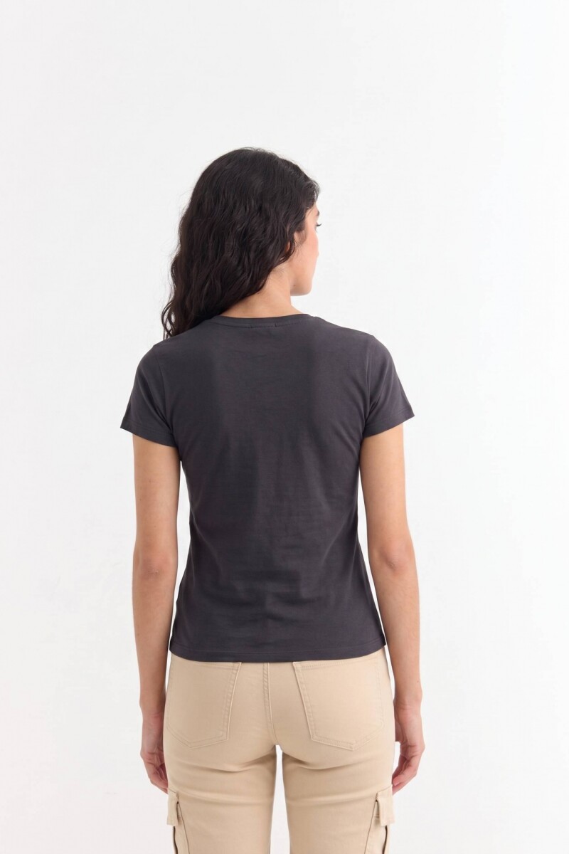 Remera cuello redondo ICONIC 150 NEGRO