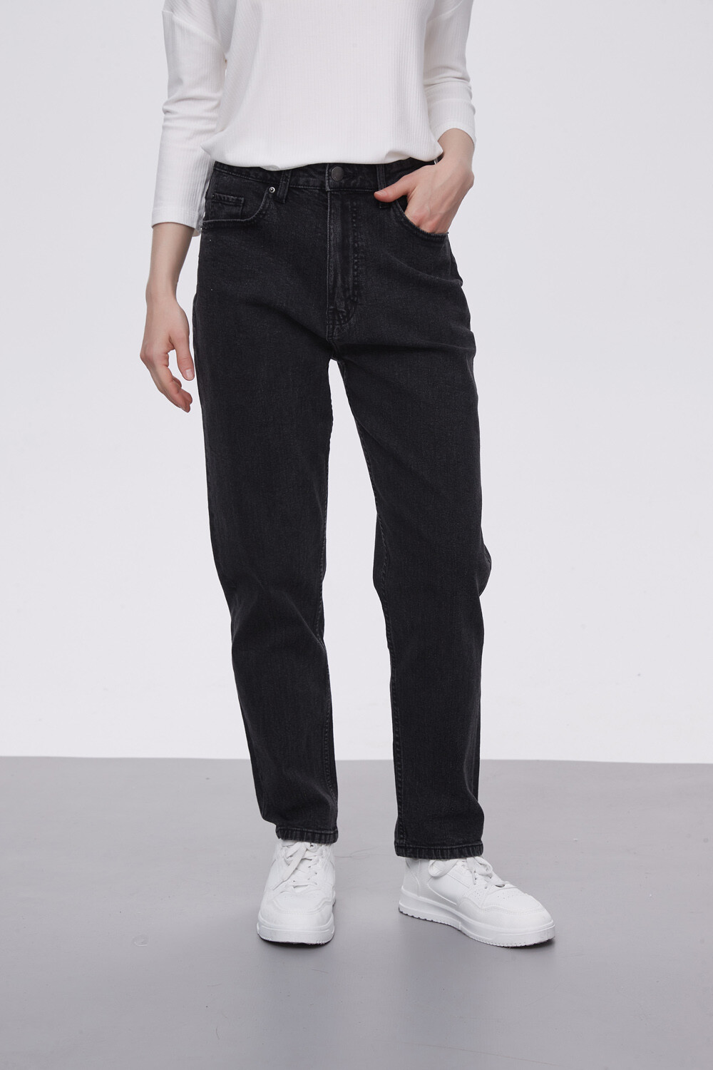 Pantalon Jeaniu Gris Oscuro