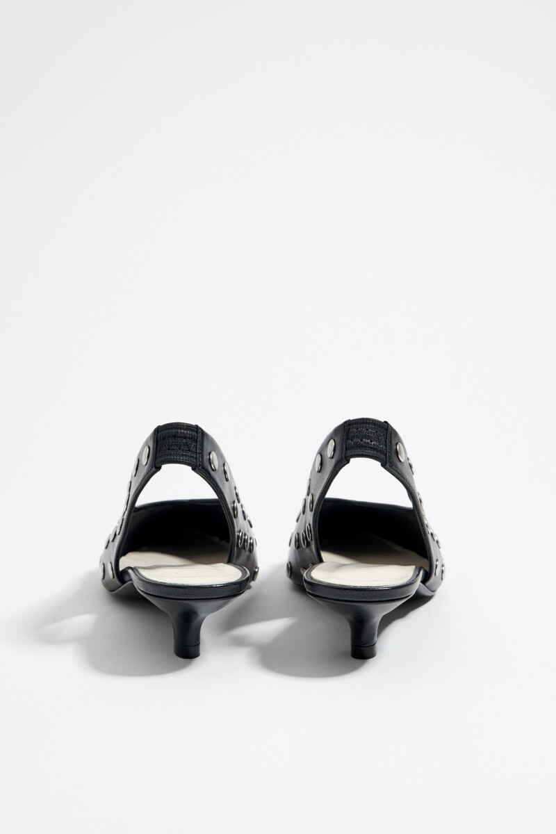 ZAPATO SALÓN TACHAS PIEL Negro