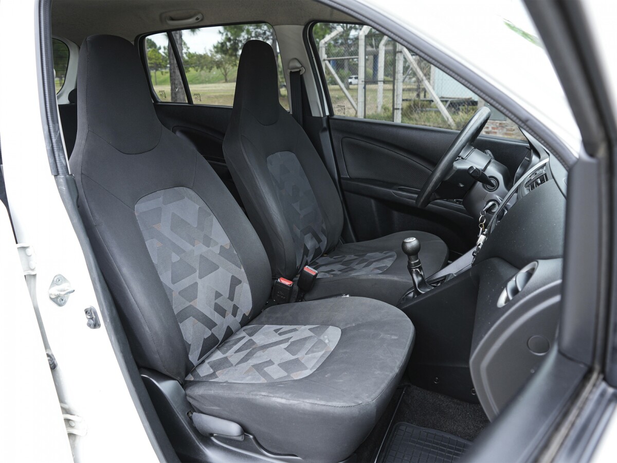 Suzuki Celerio GL 1.0 Extra Full | Permuta / Financia Suzuki Celerio GL 1.0 Extra Full | Permuta / Financia