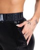 Pantalón negro brillante con pierna tipo oxford U