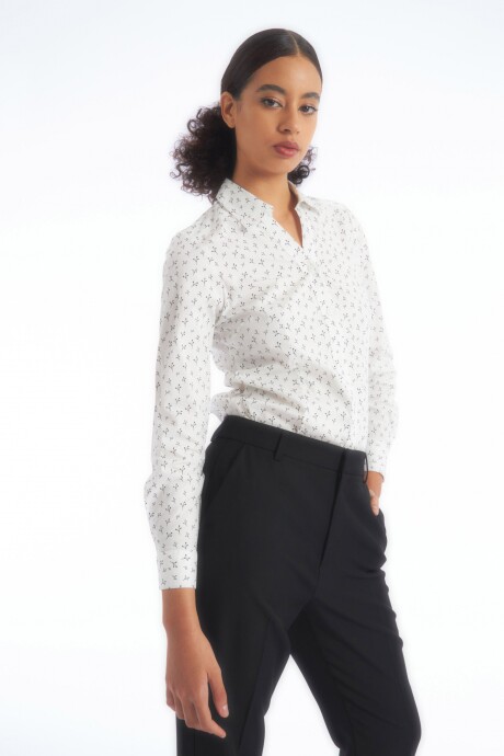Camisa estampada escote en V estampado