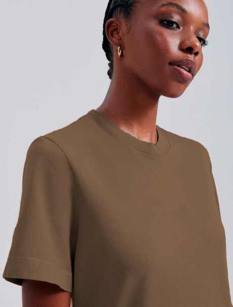 CAMISETA MANGA CORTA MARRÓN