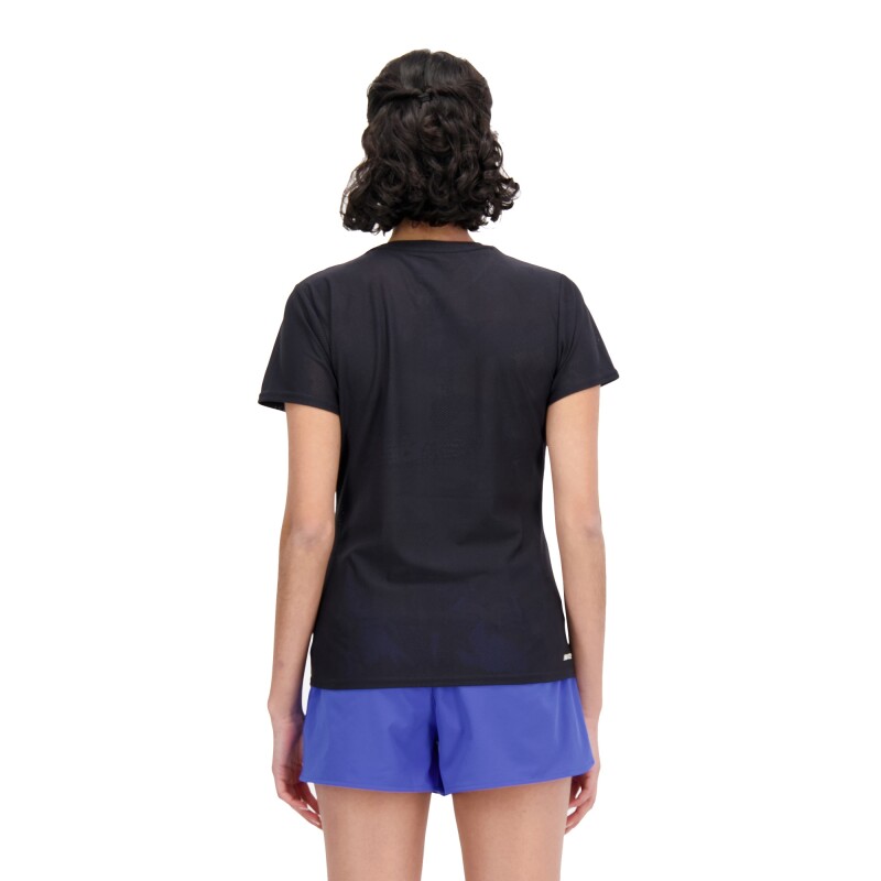 Remera New Balance de Dama - Q Speed - WT33281BK BLACK