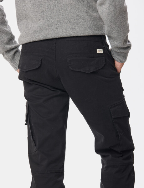 PANTALÓN CARGO Negro