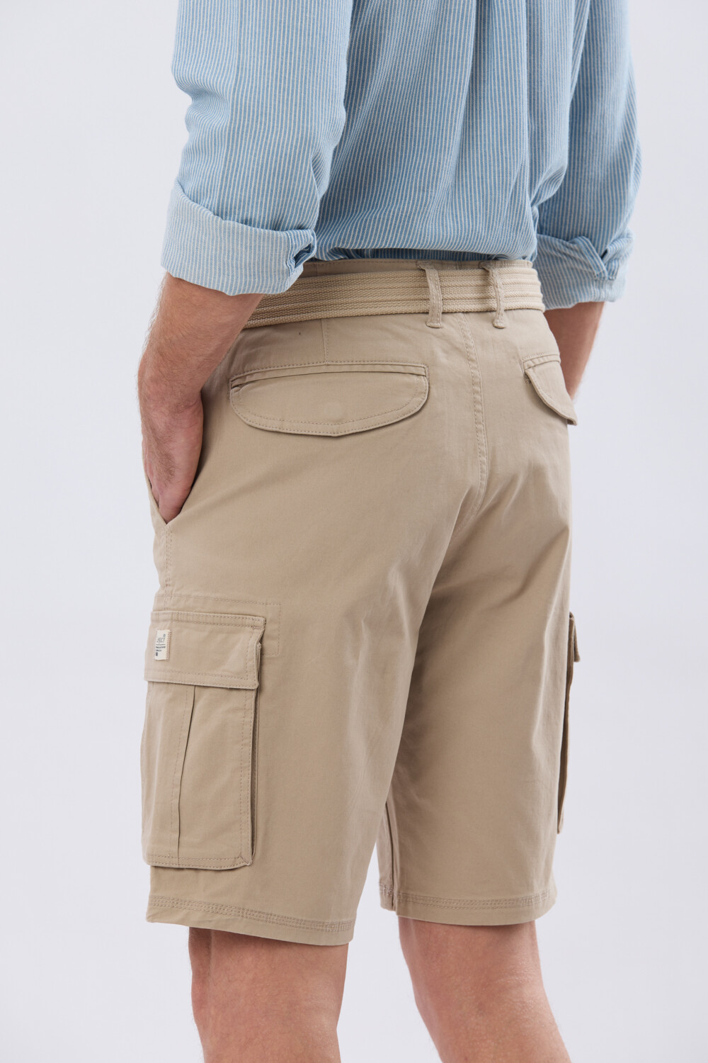 BERMUDA CARGO CON CINTO Beige