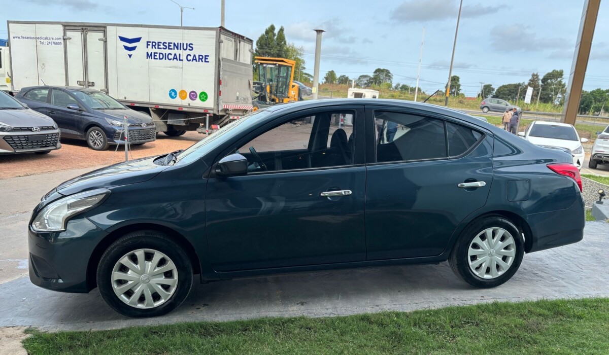 Nissan Versa Full - 2015 Nissan Versa Full - 2015