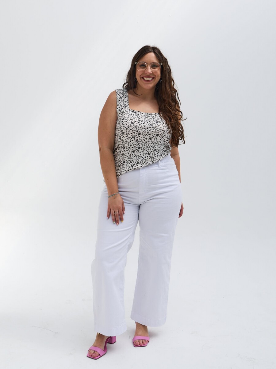 Musculosa Brunela Blanca flor