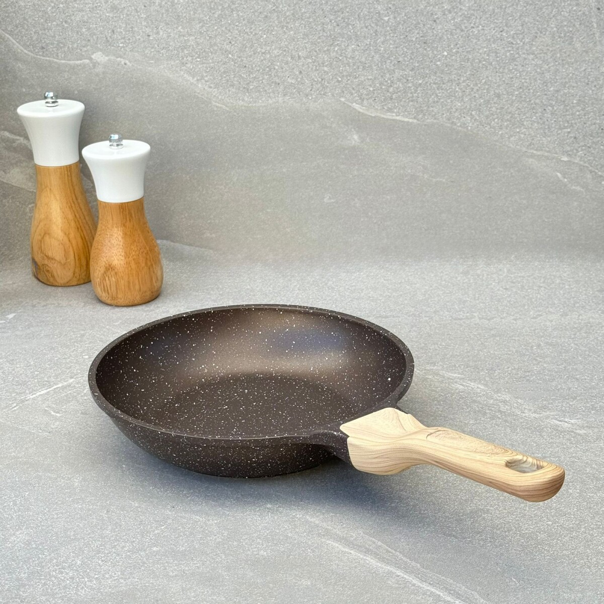Sarten Aluminio Fundido Recubrimiento Cerámico 20cm MGC - Marrón 