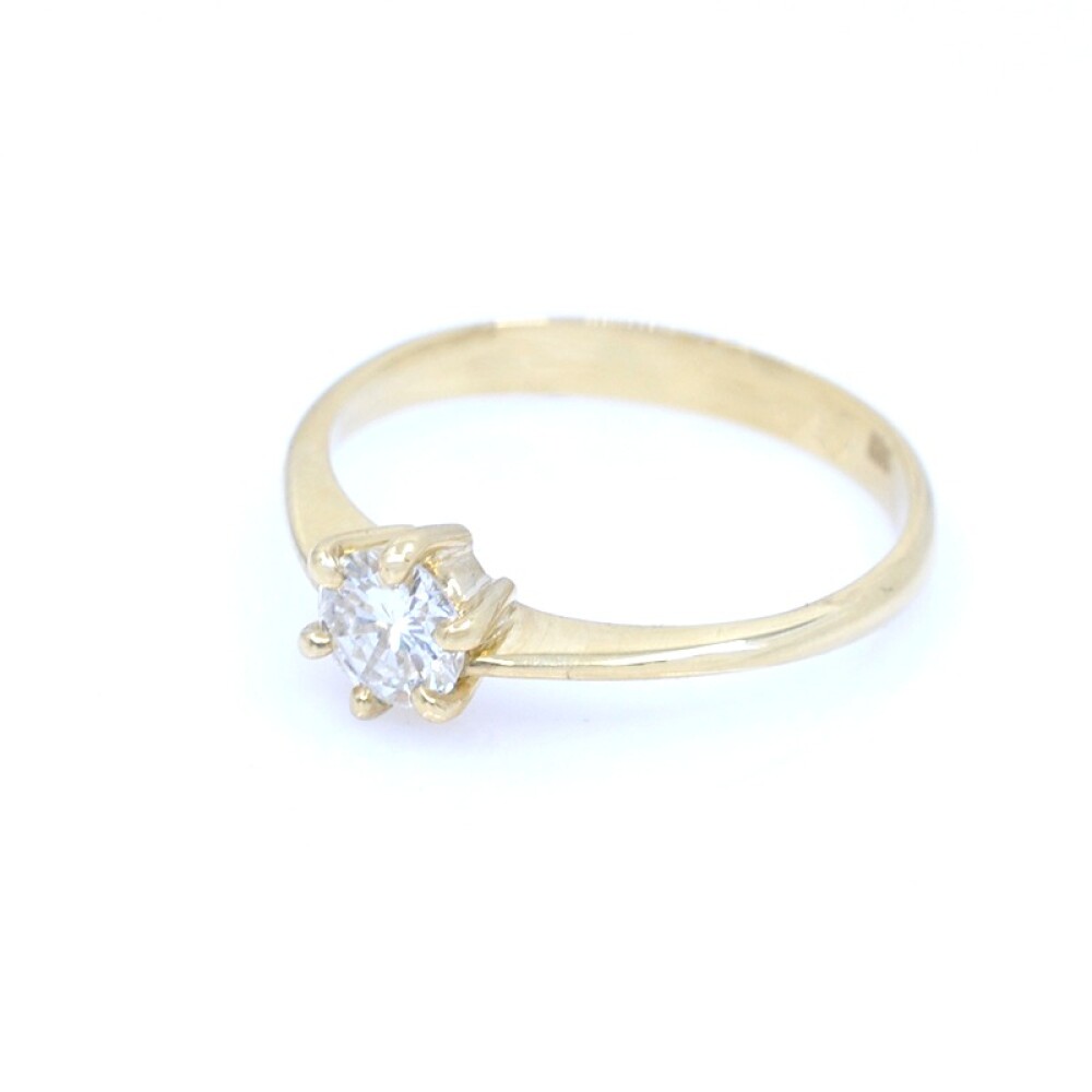 Anillo solitario en oro 18k y brillante Anillo solitario en oro 18k y brillante