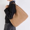 Bolso Raw en efecto gamuza Taupe
