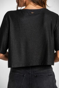 Remera Crop Negro