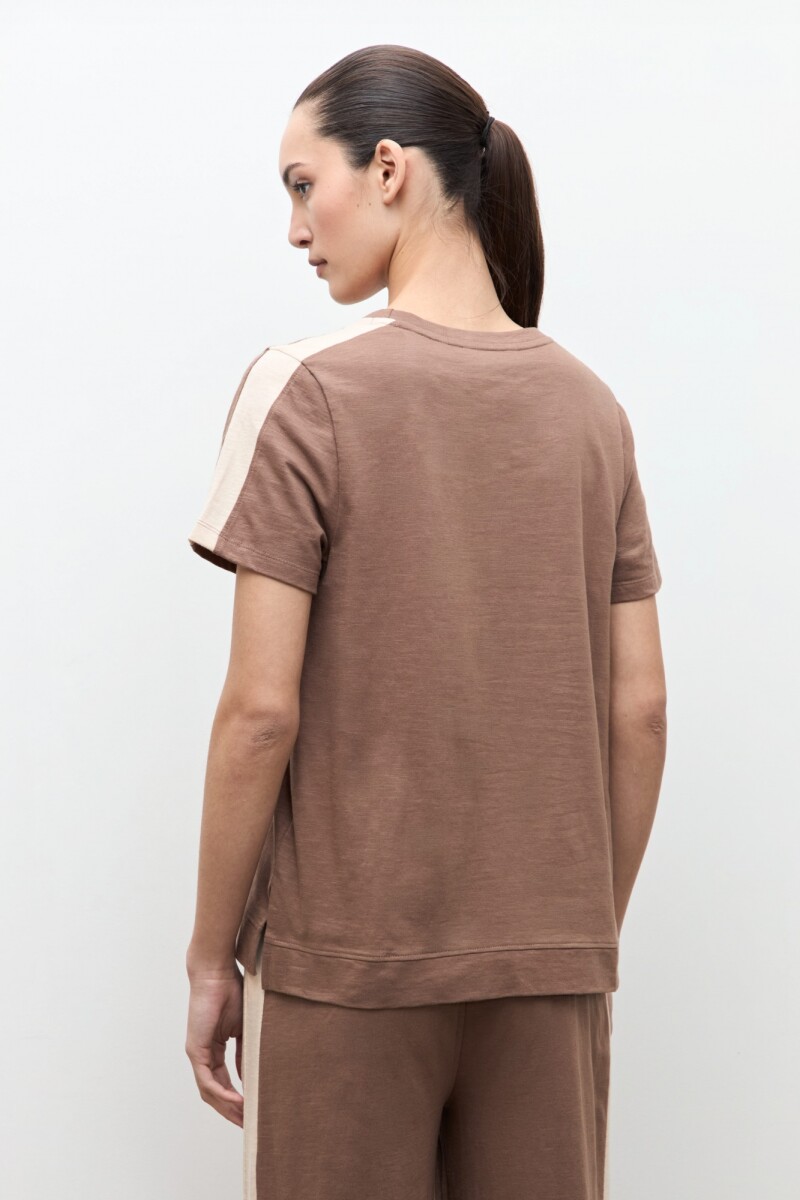 Remera bicolor topo