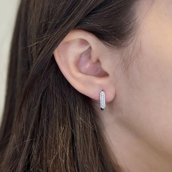 Aros Lindsay en oro blanco 18k con circonias Aros Lindsay en oro blanco 18k con circonias