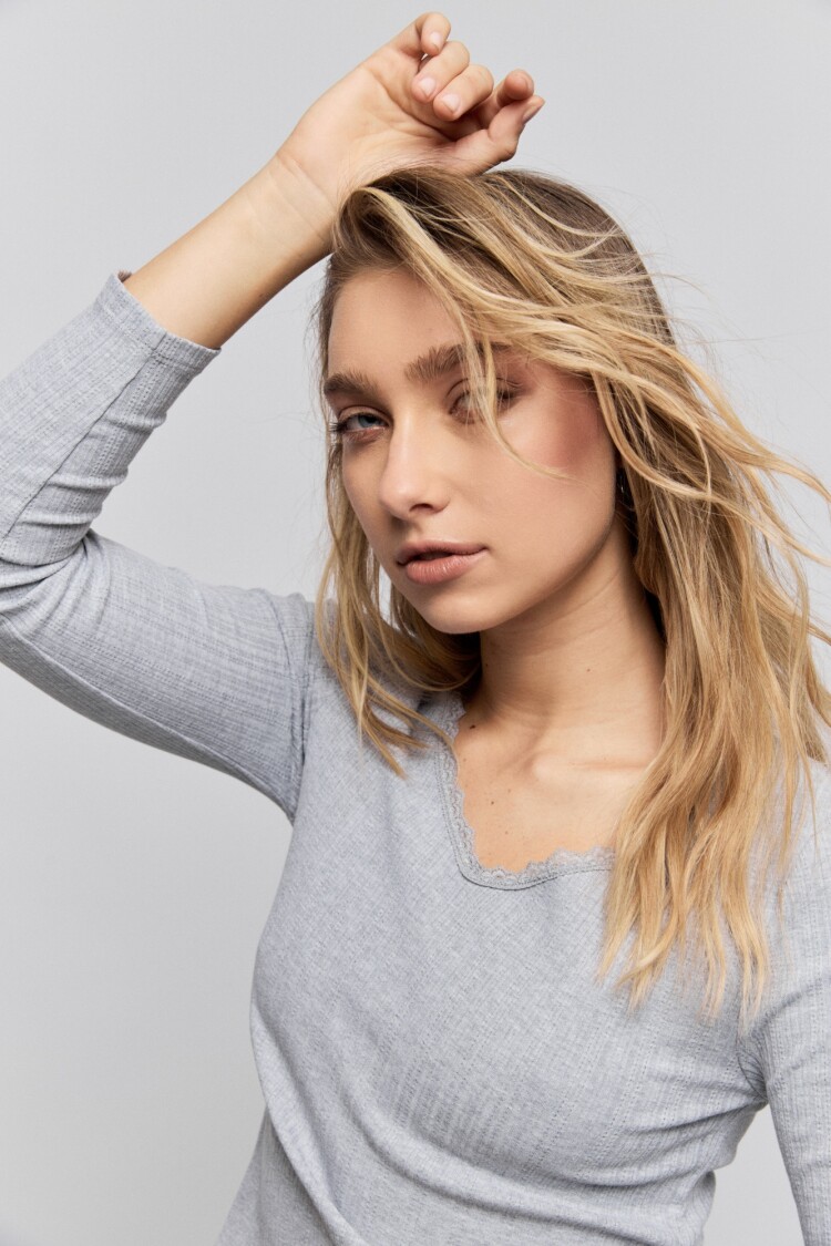 REMERA RUGA Gris Melange
