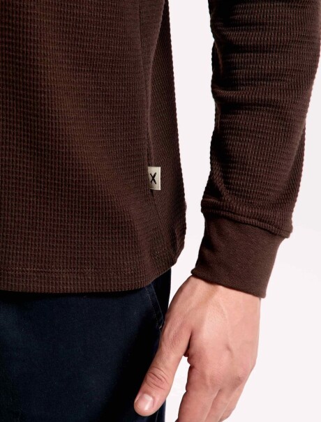 CAMISETA TÉRMICA MODELO REGULAR BORDEAUX